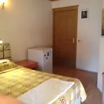 Sevil Hotell 2*